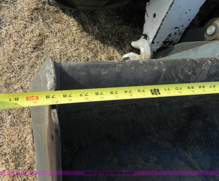 image for item D6081 2006 Bobcat S300 skid steer