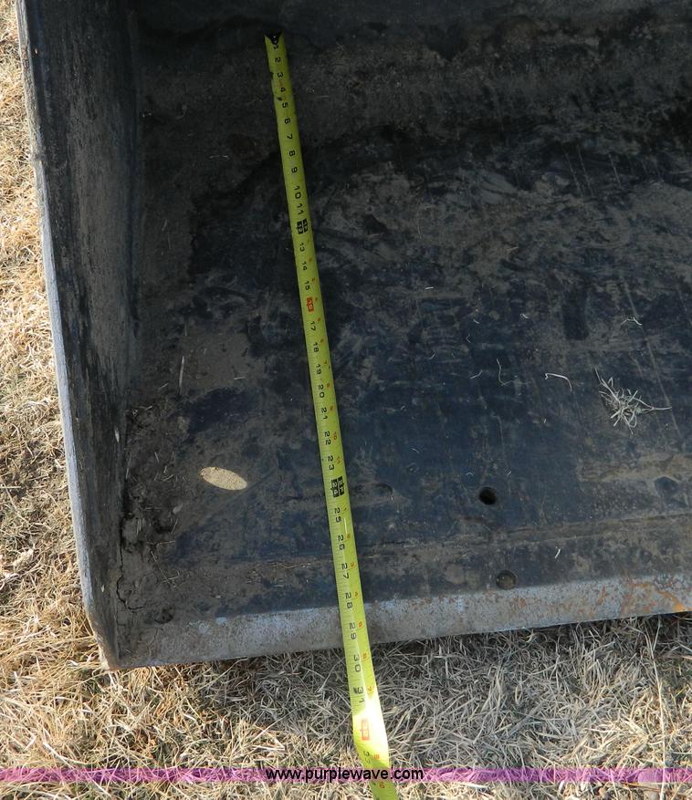 image for item D6081 2006 Bobcat S300 skid steer