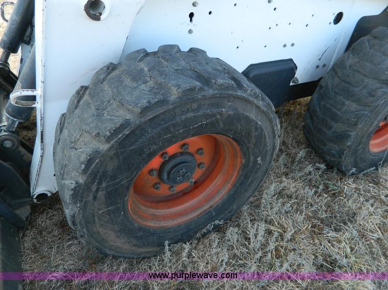 image for item D6081 2006 Bobcat S300 skid steer