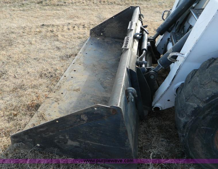 image for item D6081 2006 Bobcat S300 skid steer
