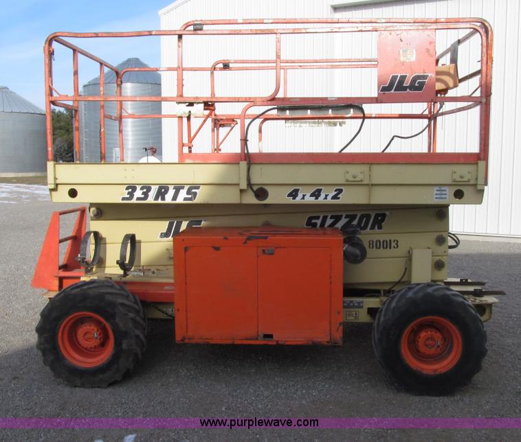 image for item E4639 2000 JLG 33RTS scissor lift
