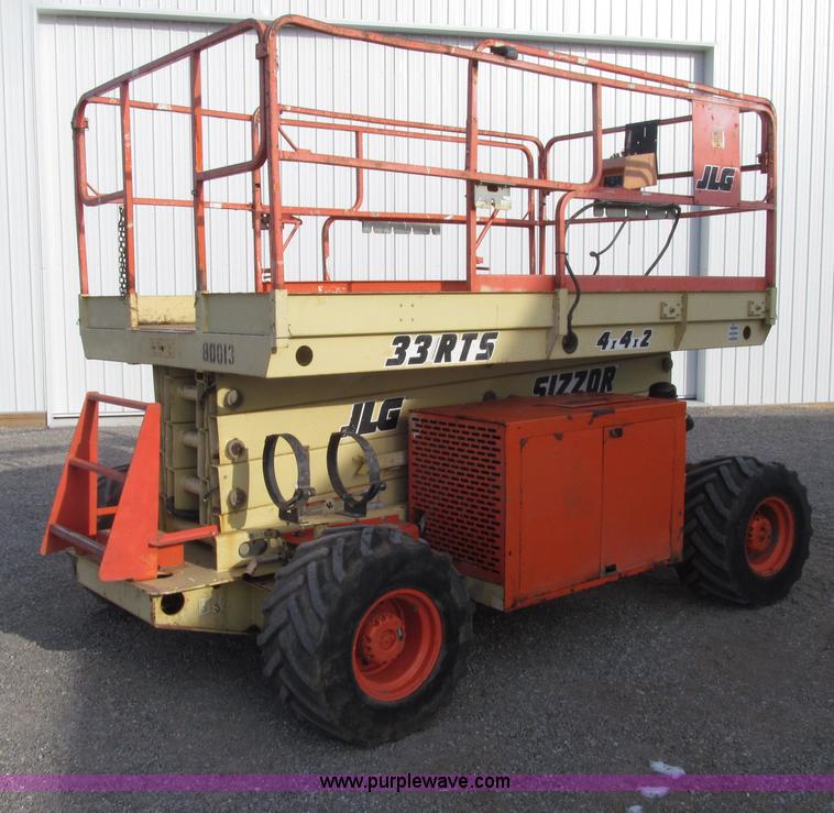 image for item E4639 2000 JLG 33RTS scissor lift