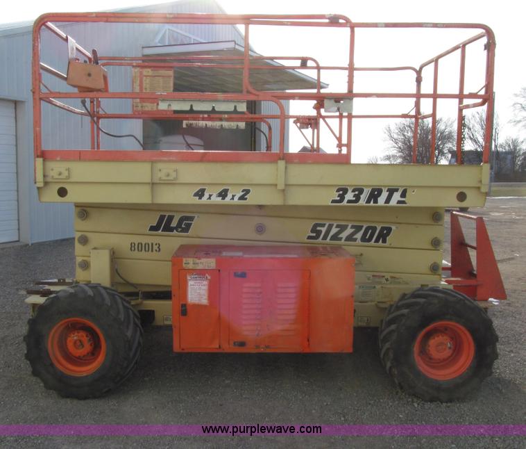 image for item E4639 2000 JLG 33RTS scissor lift