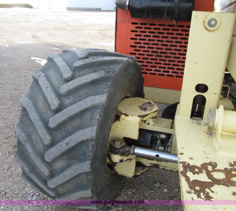 image for item E4639 2000 JLG 33RTS scissor lift