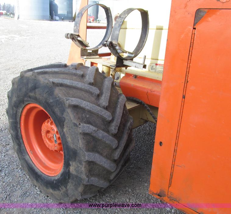 image for item E4639 2000 JLG 33RTS scissor lift