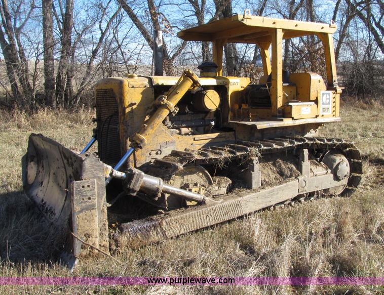 image for item E4642 1972 Caterpillar D7F dozer