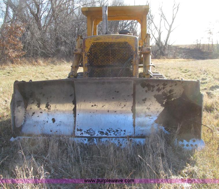 image for item E4642 1972 Caterpillar D7F dozer