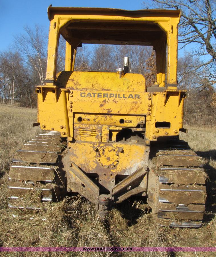 image for item E4642 1972 Caterpillar D7F dozer