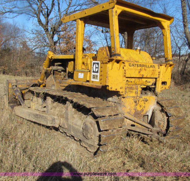image for item E4642 1972 Caterpillar D7F dozer