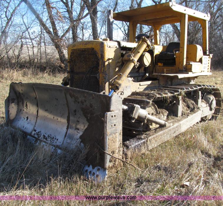 image for item E4642 1972 Caterpillar D7F dozer