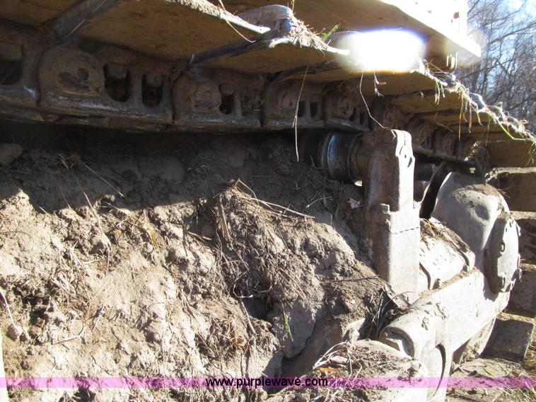 image for item E4642 1972 Caterpillar D7F dozer