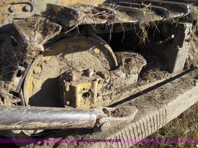 image for item E4642 1972 Caterpillar D7F dozer