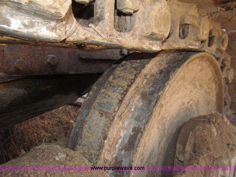 image for item E4642 1972 Caterpillar D7F dozer