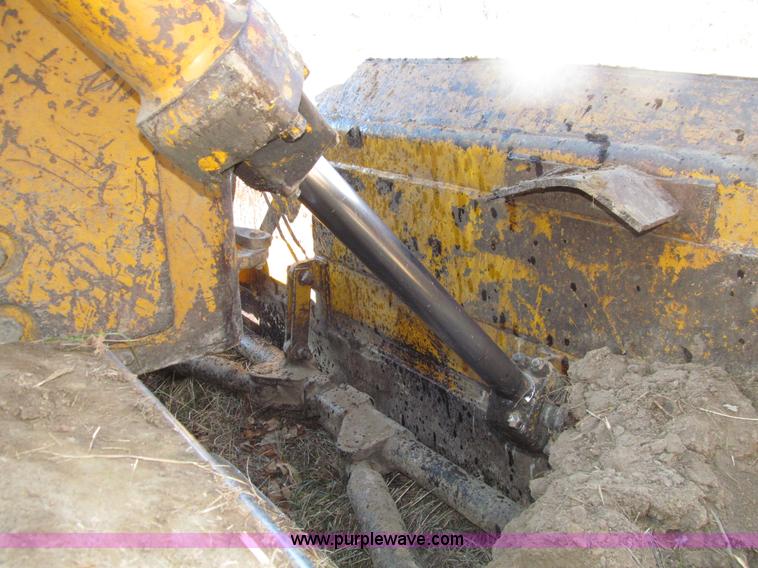image for item E4642 1972 Caterpillar D7F dozer