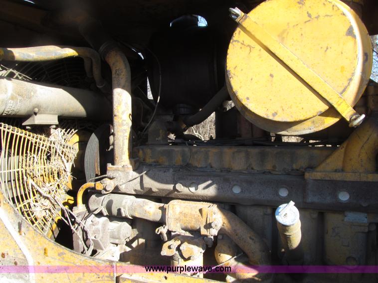 image for item E4642 1972 Caterpillar D7F dozer