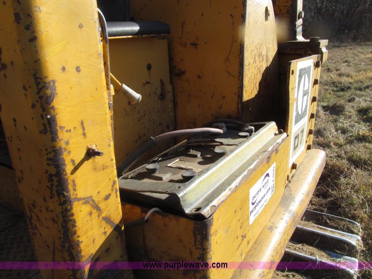 image for item E4642 1972 Caterpillar D7F dozer