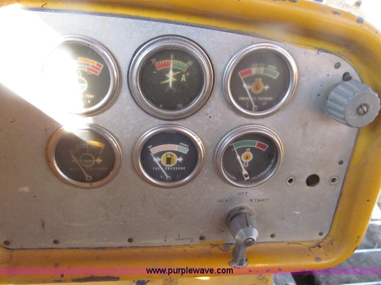 image for item E4642 1972 Caterpillar D7F dozer