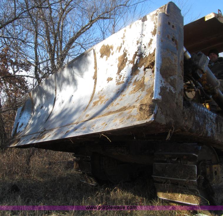 image for item E4642 1972 Caterpillar D7F dozer