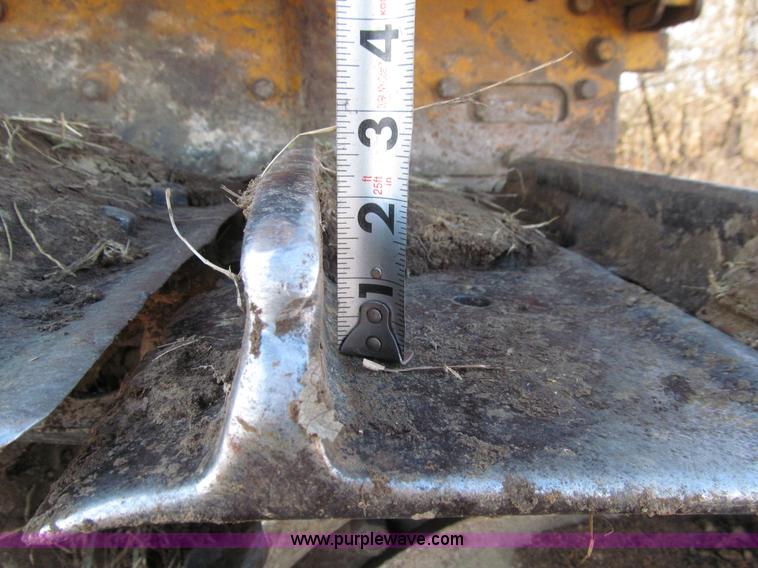 image for item E4642 1972 Caterpillar D7F dozer