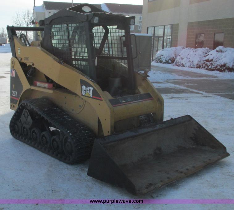 image for item E5232 2003 Caterpillar 257 track skid steer