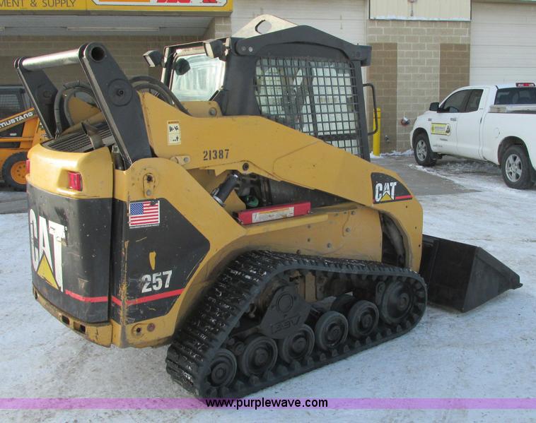 image for item E5232 2003 Caterpillar 257 track skid steer