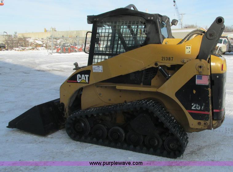 image for item E5232 2003 Caterpillar 257 track skid steer