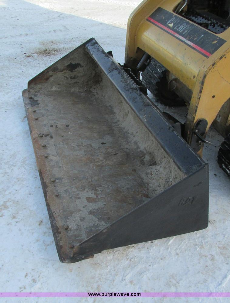 image for item E5232 2003 Caterpillar 257 track skid steer