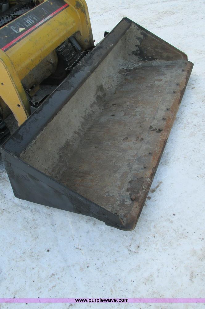 image for item E5232 2003 Caterpillar 257 track skid steer