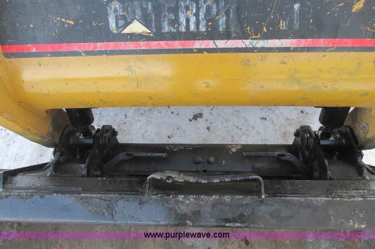 image for item E5232 2003 Caterpillar 257 track skid steer