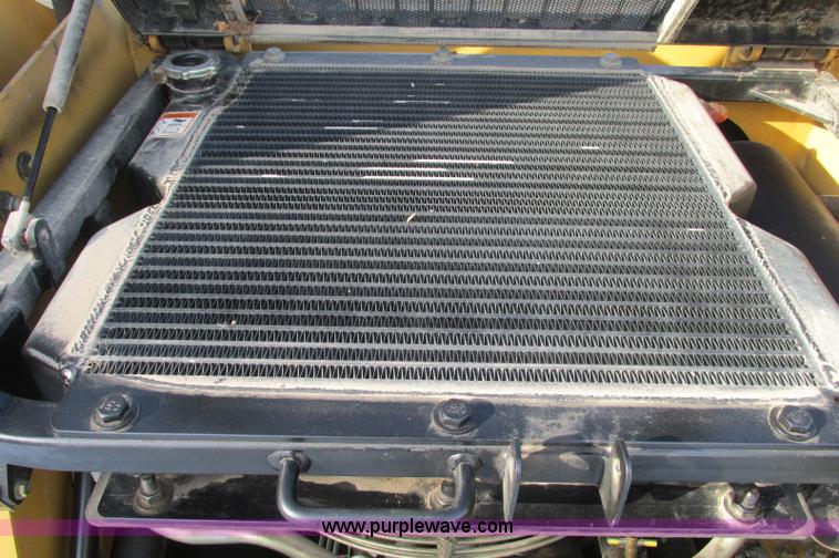 image for item E5232 2003 Caterpillar 257 track skid steer