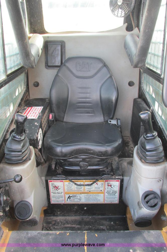 image for item E5232 2003 Caterpillar 257 track skid steer