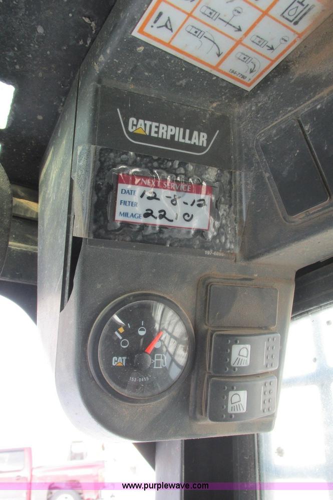 image for item E5232 2003 Caterpillar 257 track skid steer