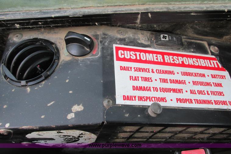 image for item E5232 2003 Caterpillar 257 track skid steer