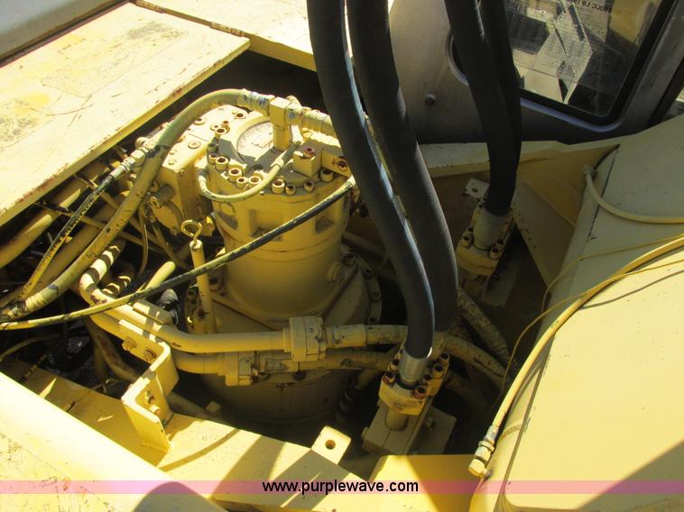 image for item E7406 1995 Kobelco SK400LC Mark IV excavator