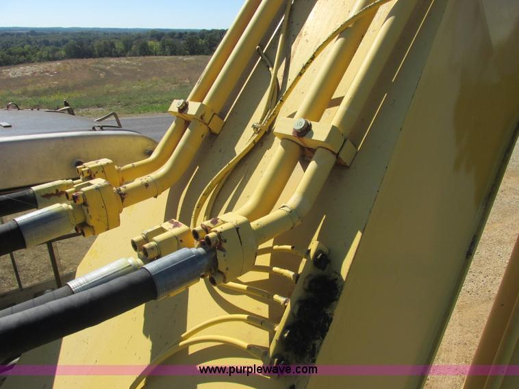 image for item E7406 1995 Kobelco SK400LC Mark IV excavator