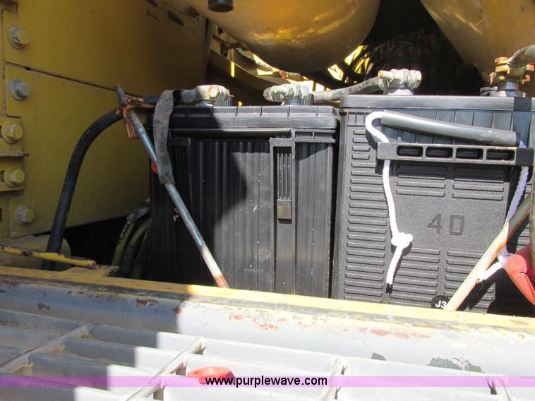 image for item E7406 1995 Kobelco SK400LC Mark IV excavator