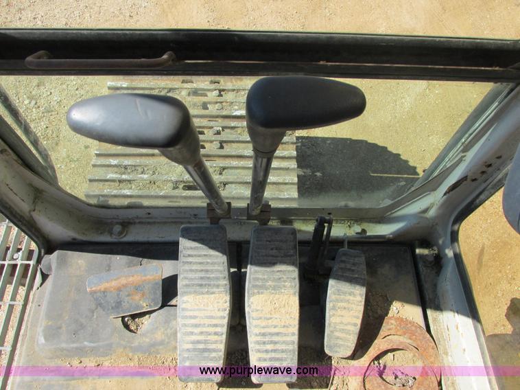 image for item E7406 1995 Kobelco SK400LC Mark IV excavator