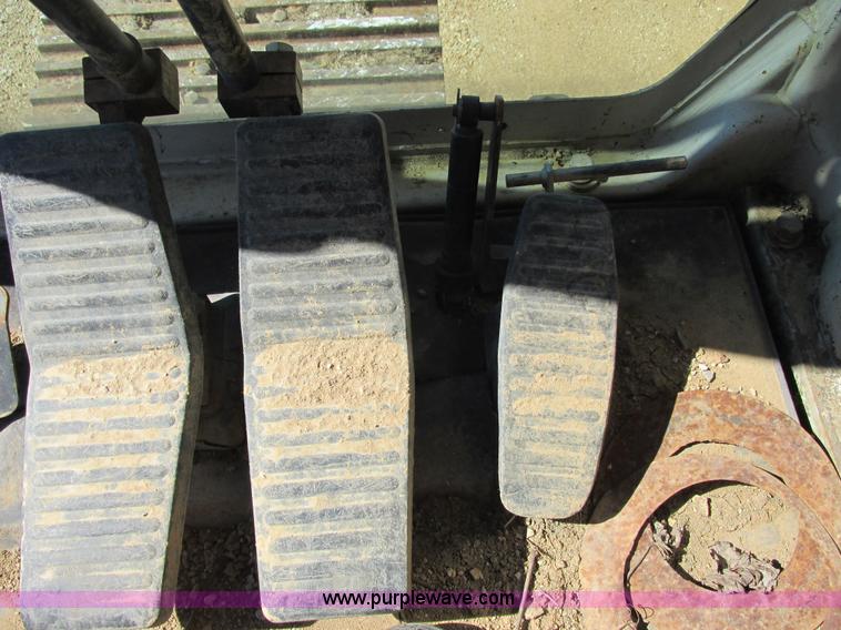 image for item E7406 1995 Kobelco SK400LC Mark IV excavator