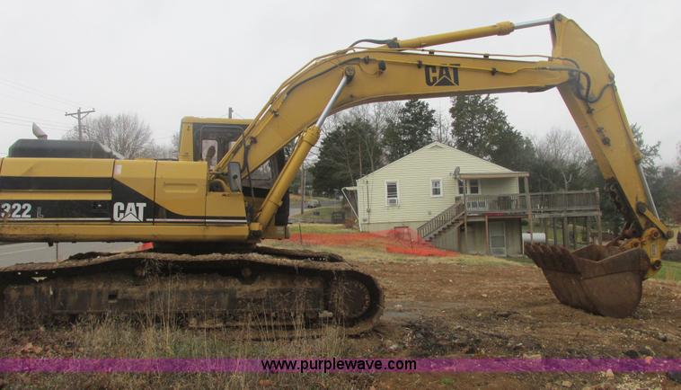 image for item E7407 1994 Caterpillar 322L excavator