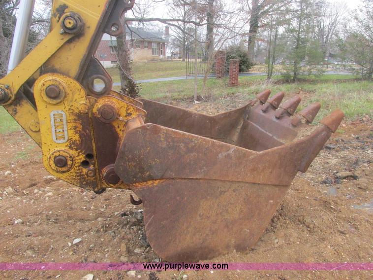 image for item E7407 1994 Caterpillar 322L excavator
