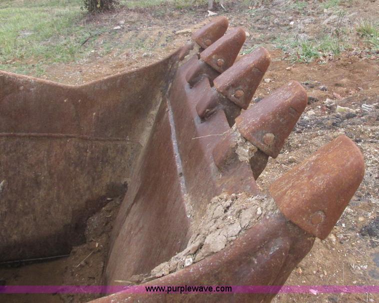 image for item E7407 1994 Caterpillar 322L excavator