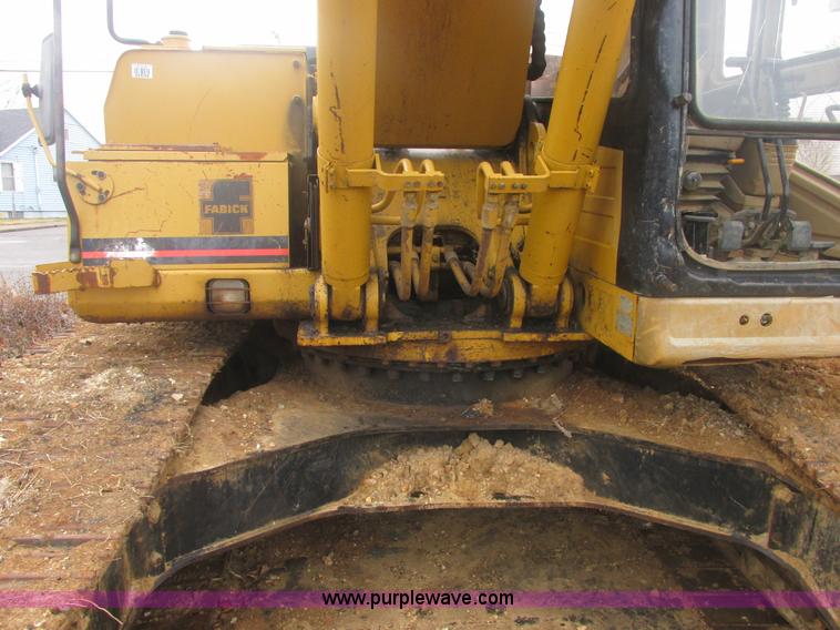 image for item E7407 1994 Caterpillar 322L excavator
