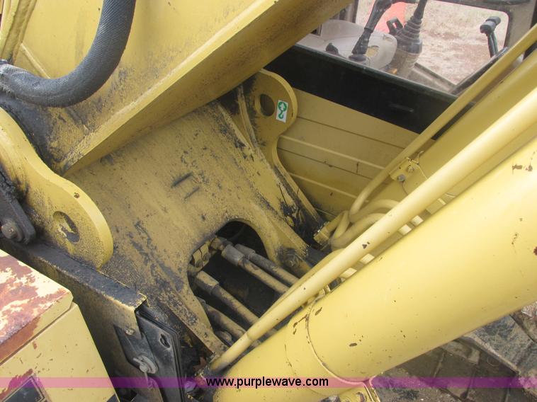 image for item E7407 1994 Caterpillar 322L excavator
