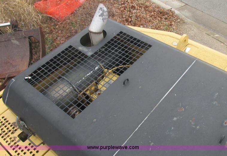 image for item E7407 1994 Caterpillar 322L excavator