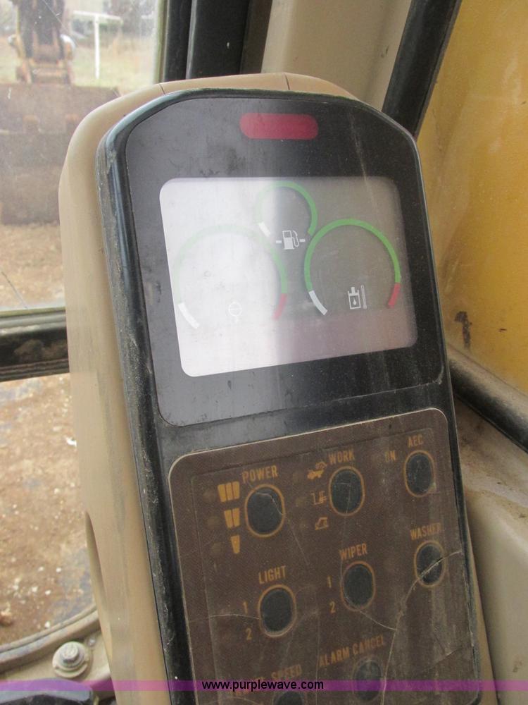 image for item E7407 1994 Caterpillar 322L excavator