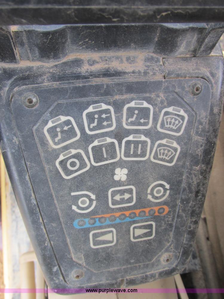 image for item E7407 1994 Caterpillar 322L excavator