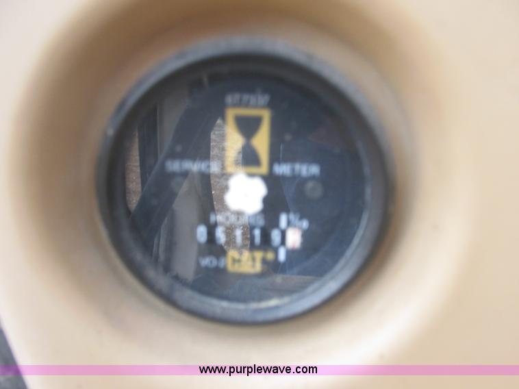 image for item E7407 1994 Caterpillar 322L excavator