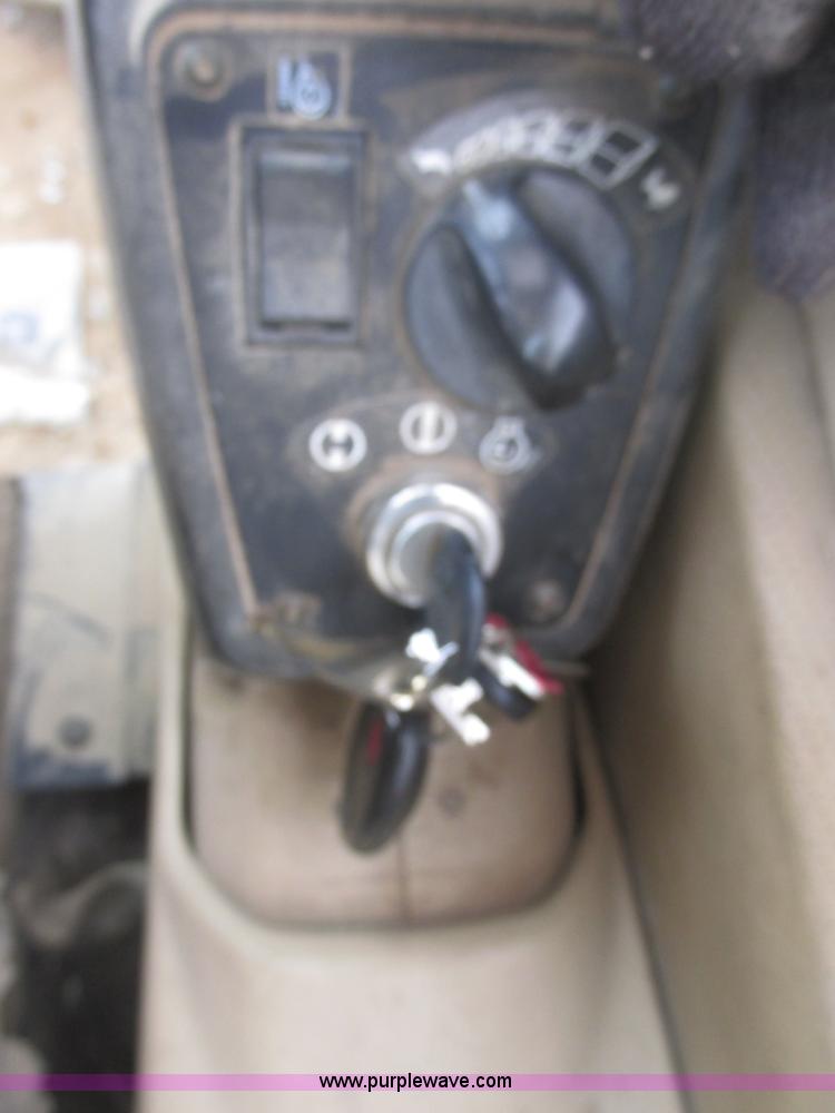 image for item E7407 1994 Caterpillar 322L excavator