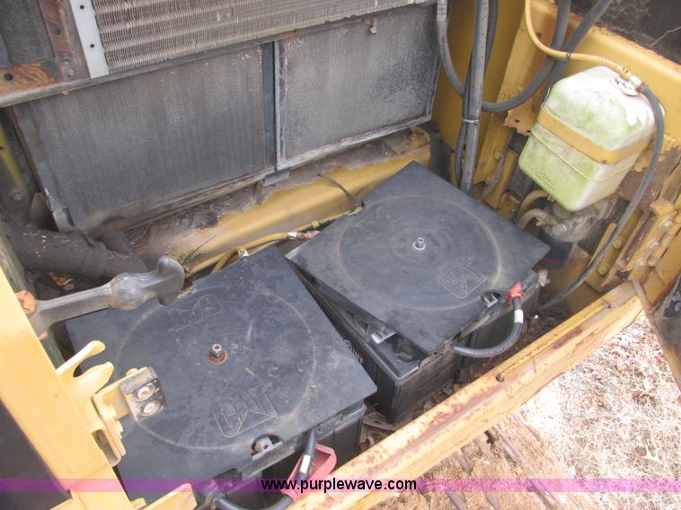 image for item E7407 1994 Caterpillar 322L excavator