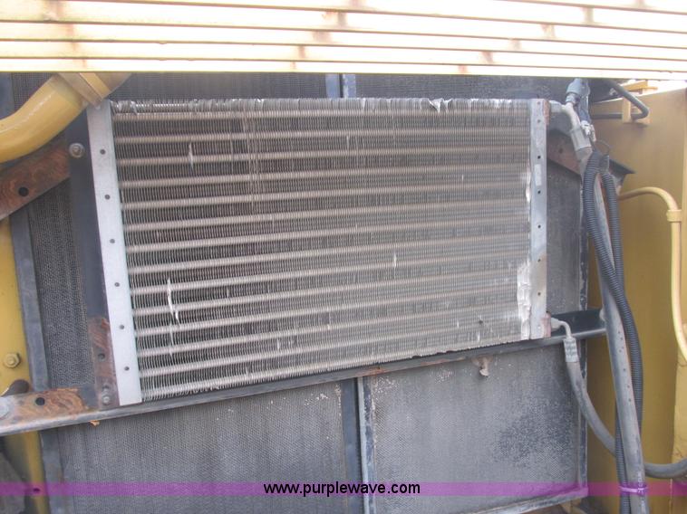 image for item E7407 1994 Caterpillar 322L excavator